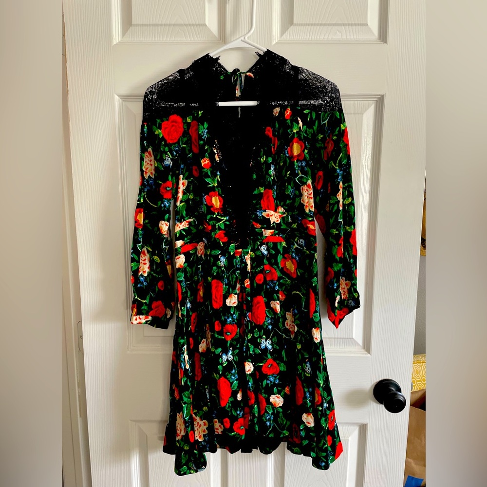 NWT Anthropologie Lacy V-Neck Mini Dress 14P Black Floral Long Sleeve Fit/Flare